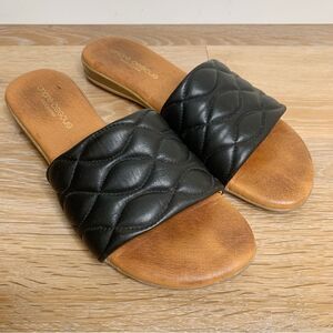 Andre Assous Rylee Quilted Flat Sandal, Size 9